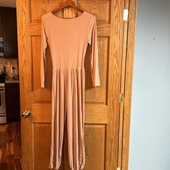 KITTENISH Ribbed Knit Essential Cut Out Jumpsuit - Picture 6 of 10